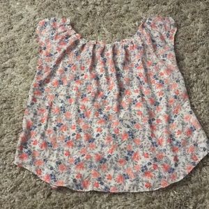 Lightweight Floral tank top with keyhole back S